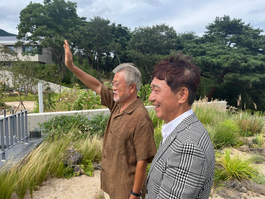 문재인 전 대통령과 최재성 전 국회의원. <최재성 SNS>